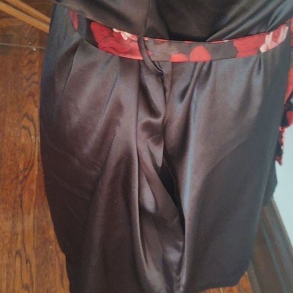 Victoria's Secret Black Robe & Rose Pattern Belt - Picture 6 of 8